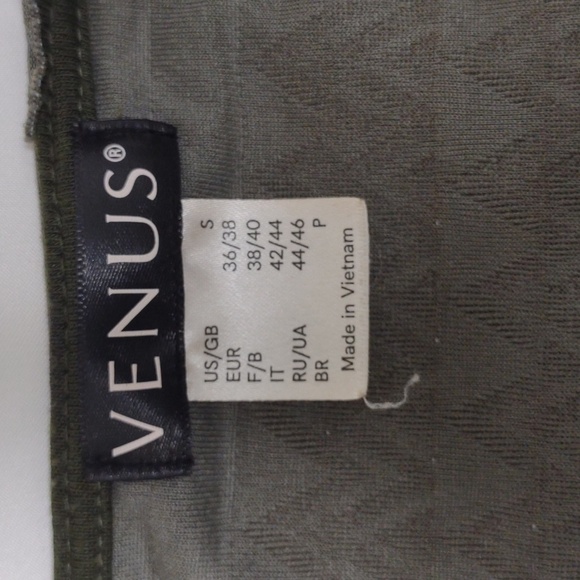 VENUS Olive Green V-neck Chiffon layered short sleeve blouse, size Small - Picture 5 of 5
